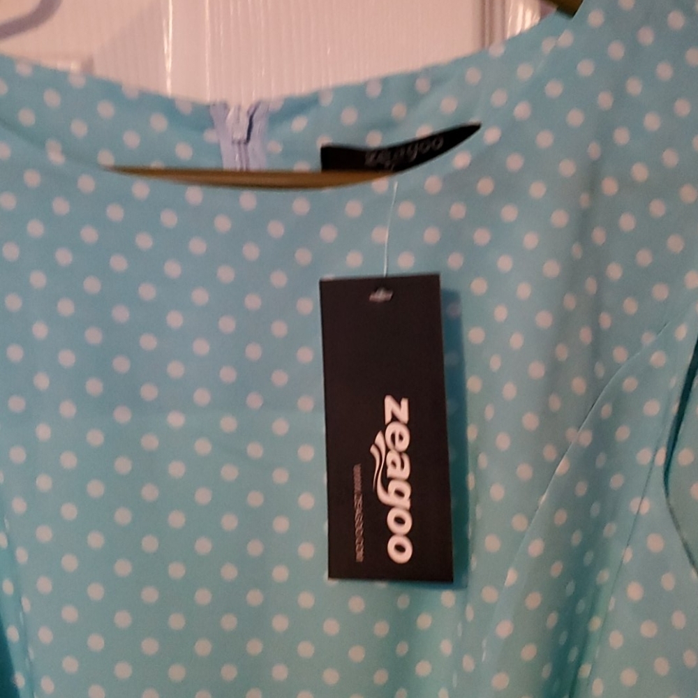 Dress - Picture 2 of 5